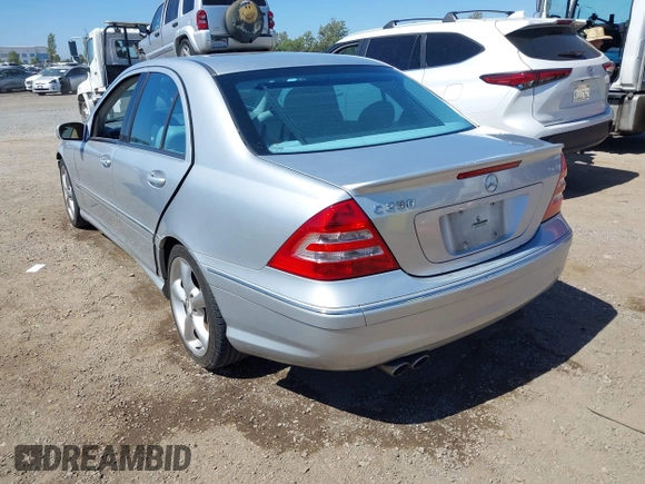 2007 Mercedes-Benz C 230 Sport с VIN WDBRF52H97A936689, выставлен на аукционе IAAI как лот 42519824 с пробегом 200 866 миль миль и . История ставок и продаж доступна на DreamBid. Изображение 3.