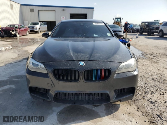 2013 BMW M5 with VIN WBSFV9C58DC772881, listed as a Copart auction lot 48230075 with 0 mi miles and Salvage Title. Bid and sale history available at carsss.com. Image 5.