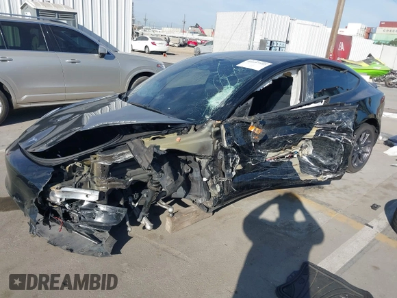 2019 Tesla Model 3 Mid Range with VIN 5YJ3E1EA0KF399082, listed as a IAAI auction lot 41697100 with 138,998 mi miles and . Bid and sale history available at carsss.com. Image 6.