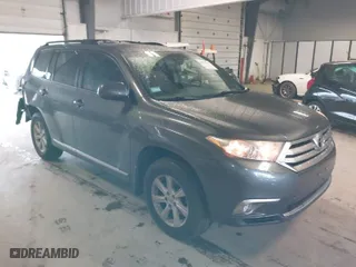 2013 Toyota Highlander with VIN 5TDBK3EH9DS200607, listed as a IAAI auction lot 41727895 with 76,288 mi miles. Bid and sale history available at carsss.com. Image 1.