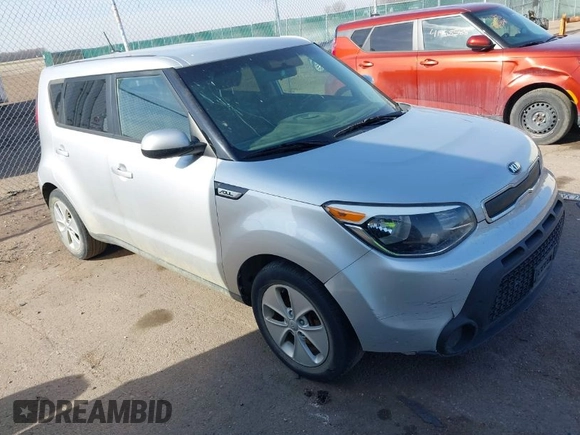 2015 Kia Soul with VIN KNDJN2A29F7764236, listed as a IAAI auction lot 42036696 with 120,623 mi miles. Bid and sale history available at carsss.com. Image 1.