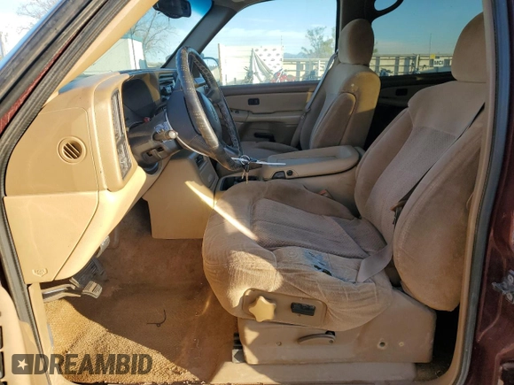 2000 Chevrolet Suburban LS with VIN 3GNEC16T2YG160819, listed as a Copart auction lot 77664344 with 200,816 mi miles and Salvage title. Bid and sale history available at DreamBid. Image 7.