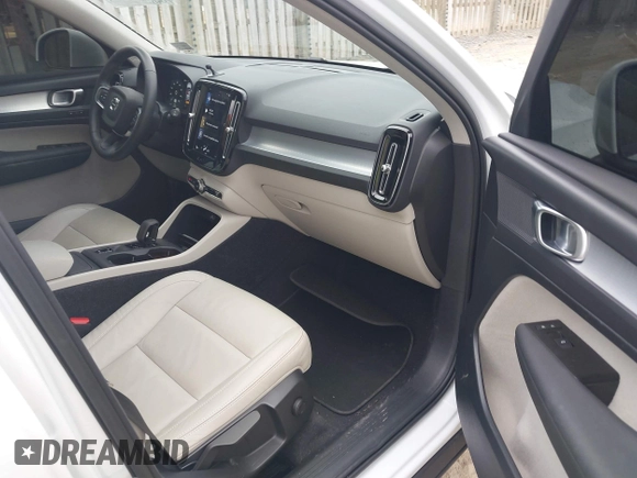 2022 Volvo XC40 Momentum с VIN YV4162UK6N2755592, выставлен на аукционе IAAI как лот 41684922 с пробегом 35 925 миль миль и . История ставок и продаж доступна на DreamBid. Изображение 5.