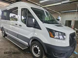 2024 Ford Transit Passenger XL z VIN 1FBAX2C87RKA32981, wystawiony jako IAAI lot #42791620 z przebiegiem 3 439 mil mil oraz . Historia ofert i sprzedaży dostępna na DreamBid. Obrazek 15.