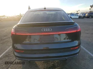 2021 Audi e-tron Sportback Prestige z VIN WA13ABGE7MB040149, wystawiony jako Copart lot #89213745 z przebiegiem 13 496 mil mil oraz Szkody całkowita. Historia ofert i sprzedaży dostępna na DreamBid. Obrazek 6.
