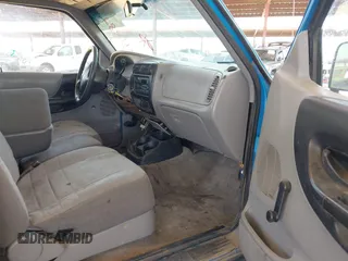 1996 Ford Ranger XL z VIN 1FTCR14U7TPA61282, wystawiony jako IAAI lot #42534327 z przebiegiem 155 875 mil mil oraz . Historia ofert i sprzedaży dostępna na DreamBid. Obrazek 5.