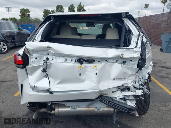 2024 Lexus RX 350 z VIN 2T2BAMBA5RC043718, wystawiony jako IAAI lot #42162415 z przebiegiem 5577 mil mil oraz . Historia ofert i sprzedaży dostępna na DreamBid. Obrazek 16.