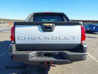 2005 Chevrolet Avalanche LS with VIN 3GNEC12ZX5G182122, listed as a IAAI auction lot 41377166 with 239,987 mi miles and . Bid and sale history available at DreamBid. Image 17.