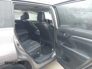 2019 Toyota Highlander SE с VIN 5TDKZRFH6KS566163, выставлен на аукционе IAAI как лот 41714920 с пробегом 87 132 миль миль и . История ставок и продаж доступна на DreamBid. Изображение 8.
