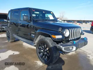 2022 Jeep Wrangler Unlimited Sahara with VIN 1C4JJXP67NW275857, listed as a IAAI auction lot 41794582 with 40,762 mi miles and . Bid and sale history available at DreamBid. Image 1.