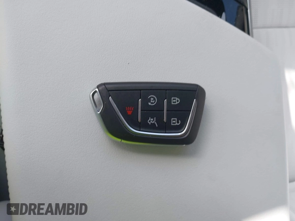 2024 Cadillac LYRIQ Luxury z VIN 1GYKPRRKXRZ137625, wystawiony jako IAAI lot #41570493 z przebiegiem 3 859 mil mil oraz . Historia ofert i sprzedaży dostępna na DreamBid. Obrazek 11.