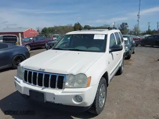2005 Jeep Grand Cherokee Limited with VIN 1J8HR58235C699098, listed as a IAAI auction lot 41911441 with 123,984 mi miles. Bid and sale history available at carsss.com. Image 6.