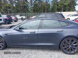 2018 Tesla Model S 75D z VIN 5YJSA1E28JF272630, wystawiony jako IAAI lot #42317422 z przebiegiem Nie podano mil oraz . Historia ofert i sprzedaży dostępna na DreamBid. Obrazek 15.