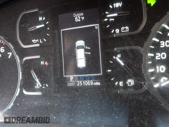 2018 Toyota Tundra SR5 z VIN 5TFDW5F15JX766487, wystawiony jako IAAI lot #42201299 z przebiegiem 251 069 mil mil oraz . Historia ofert i sprzedaży dostępna na DreamBid. Obrazek 15.