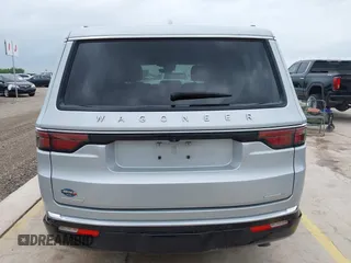 2022 Jeep Wagoneer Series III z VIN 1C4SJVDT7NS123927, wystawiony jako IAAI lot #42086651 z przebiegiem 34 761 mil mil oraz . Historia ofert i sprzedaży dostępna na DreamBid. Obrazek 17.