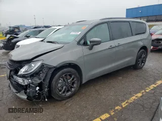 2020 Chrysler Pacifica Launch Edition with VIN 2C4RC3BG5LR274055, listed as a Copart auction lot 59786895 with 30,475 mi miles and Salvage title. Bid and sale history available at DreamBid. Image 1.