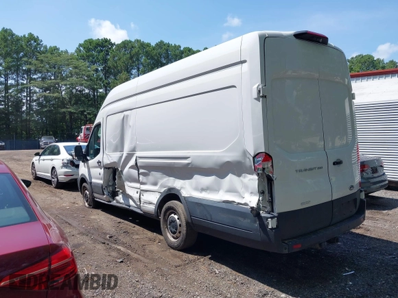 2022 Ford Transit Cargo z VIN 1FTBR3XG4NKA04700, wystawiony jako IAAI lot #42753263 z przebiegiem 80 467 mil mil oraz . Historia ofert i sprzedaży dostępna na DreamBid. Obrazek 3.
