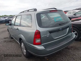 2005 Ford Focus SE with VIN 1FAHP36N65W304897, listed as a IAAI auction lot 40495173 with Not Provided miles and . Bid and sale history available at carsss.com. Image 3.