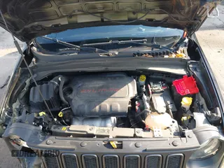 2018 Jeep Renegade Trailhawk with VIN ZACCJBCB4JPH13742, listed as a IAAI auction lot 42452388 with 60,897 mi miles and . Bid and sale history available at DreamBid. Image 10.