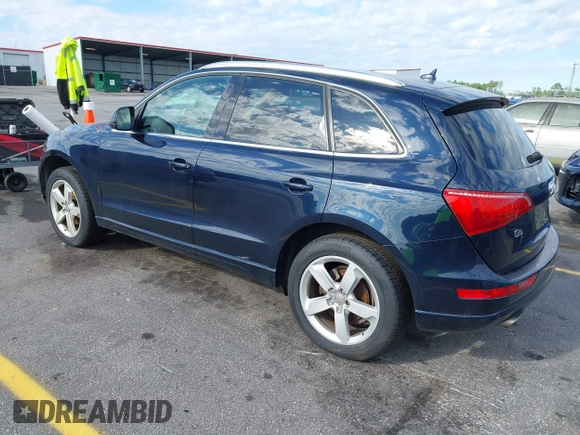 2009 Audi Q5 Premium Plus z VIN WA1KK78R39A036555, wystawiony jako IAAI lot #42166408 z przebiegiem 258 742 mil mil oraz . Historia ofert i sprzedaży dostępna na DreamBid. Obrazek 3.