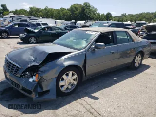 2004 Cadillac DeVille DTS z VIN 1G6KF57984U145426, wystawiony jako Copart lot #65418824 z przebiegiem 114 612 mil mil oraz Szkody całkowita. Historia ofert i sprzedaży dostępna na DreamBid. Obrazek 1.
