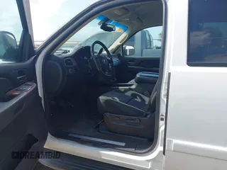 2007 Chevrolet Tahoe LT z VIN 1GNFC13047R219432, wystawiony jako IAAI lot #42410268 z przebiegiem 268 151 mil mil oraz . Historia ofert i sprzedaży dostępna na DreamBid. Obrazek 5.