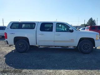 2007 Chevrolet Silverado 1500 LTZ with VIN 2GCFK13Y471695819, listed as a IAAI auction lot 41755850 with 216,487 mi miles. Bid and sale history available at carsss.com. Image 14.