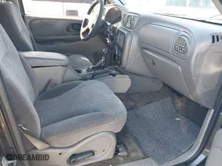 2004 Chevrolet TrailBlazer LS with VIN 1GNDT13S642447302, listed as a IAAI auction lot 41642656 with 181,297 mi miles. Bid and sale history available at carsss.com. Image 5.