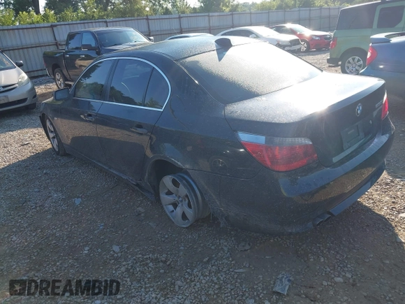 2004 BMW 5 Series 530i z VIN WBANA73514B066454, wystawiony jako IAAI lot #42640110 z przebiegiem 269 996 mil mil oraz . Historia ofert i sprzedaży dostępna na DreamBid. Obrazek 3.