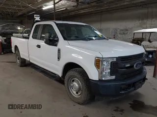2018 Ford F-250 XL с VIN 1FT7X2A60JEC48083, выставлен на аукционе IAAI как лот 42175872 с пробегом 213 705 миль миль и . История ставок и продаж доступна на DreamBid. Изображение 1.