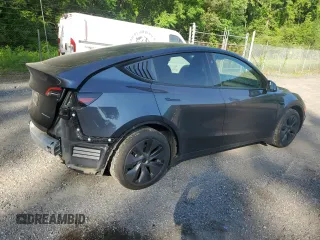 2024 Tesla Model Y Long Range with VIN 7SAYGDEE4RA299503, listed as a Copart auction lot 61950585 with 17,077 mi miles and Salvage title. Bid and sale history available at DreamBid. Image 3.