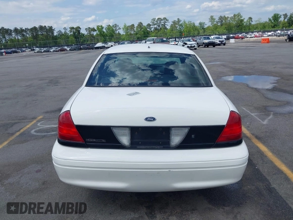 2006 Ford Police Interceptor z VIN 2FAHP71W26X166272, wystawiony jako IAAI lot #42144479 z przebiegiem 132 809 mil mil oraz . Historia ofert i sprzedaży dostępna na DreamBid. Obrazek 16.