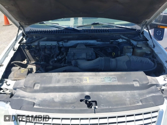 2006 Ford Expedition Eddie Bauer with VIN 1FMPU18556LA48170, listed as a IAAI auction lot 42514246 with 254,046 mi miles and . Bid and sale history available at DreamBid. Image 10.