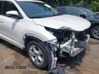 2017 Toyota Highlander Limited with VIN 5TDYZRFH6HS190177, listed as a IAAI auction lot 42398981 with 159,583 mi miles and . Bid and sale history available at DreamBid. Image 17.