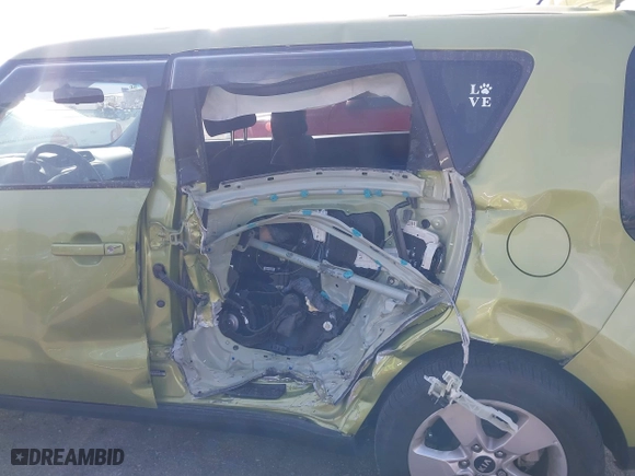 2019 Kia Soul with VIN KNDJN2A2XK7916776, listed as a IAAI auction lot 41933273 with 14,296 mi miles. Bid and sale history available at carsss.com. Image 5.