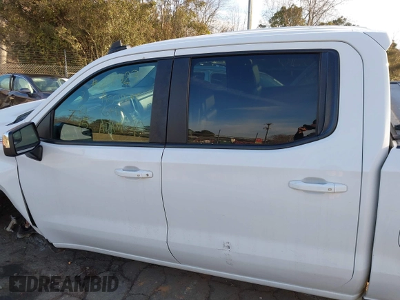 2019 Chevrolet Silverado 1500 LT with VIN 3GCUYDED6KG131283, listed as a IAAI auction lot 41663381 with 103,041 mi miles. Bid and sale history available at carsss.com. Image 14.