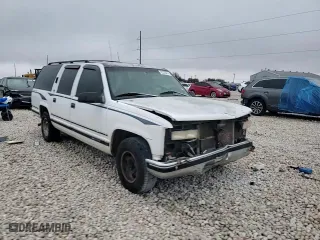 1996 GMC Suburban with VIN 1GDEC16R1TJ741423, listed as a Copart auction lot 83225074 with 488,815 mi miles and Salvage Title. Bid and sale history available at carsss.com. Image 12.