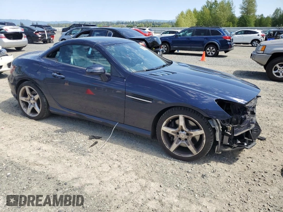 2012 Mercedes-Benz SLK 350 z VIN WDDPK5HA5CF031979, wystawiony jako Copart lot #55432335 z przebiegiem 39 428 mil mil oraz Szkoda całkowita • Salvage title. Historia ofert i sprzedaży dostępna na DreamBid. Obrazek 4.