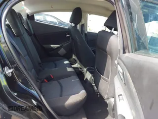 2016 Scion iA z VIN 3MYDLBZVXGY136298, wystawiony jako IAAI lot #42014712 z przebiegiem 124 038 mil mil oraz . Historia ofert i sprzedaży dostępna na DreamBid. Obrazek 8.
