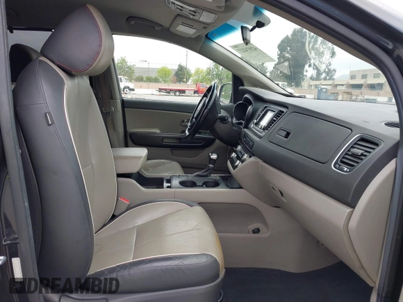 2017 Kia Sedona LX with VIN KNDMB5C14H6250704, listed as a IAAI auction lot 42074227 with 229,369 mi miles. Bid and sale history available at carsss.com. Image 5.