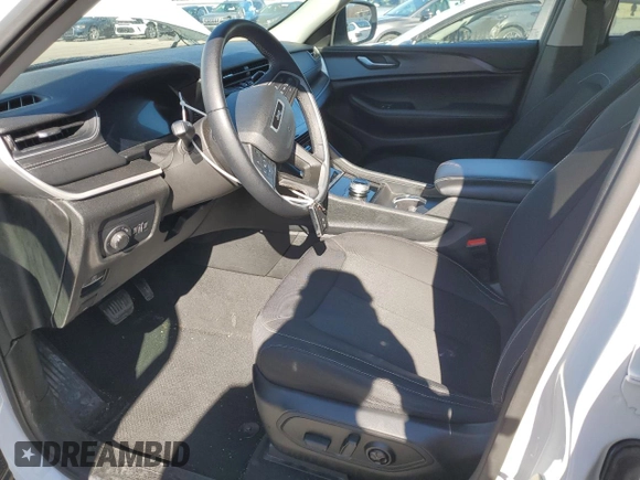 2023 Jeep Grand Cherokee Laredo z VIN 1C4RJJAG6P8901973, wystawiony jako Copart lot #46863865 z przebiegiem 40 200 mil mil oraz Czysty tytuł • Clean title. Historia ofert i sprzedaży dostępna na DreamBid. Obrazek 7.