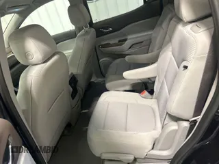 2022 GMC Acadia SLE z VIN 1GKKNKL47NZ128358, wystawiony jako IAAI lot #42350362 z przebiegiem 38 779 mil mil oraz . Historia ofert i sprzedaży dostępna na DreamBid. Obrazek 1.