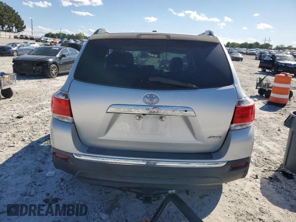 2012 Toyota Highlander Limited z VIN 5TDDK3EHXCS137556, wystawiony jako Copart lot #57882905 z przebiegiem Nie podano mil oraz Szkoda całkowita • Salvage title. Historia ofert i sprzedaży dostępna na DreamBid. Obrazek 6.