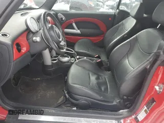2005 MINI Convertible z VIN WMWRF33405TG11092, wystawiony jako Copart lot #84762004 z przebiegiem 94 895 mil mil oraz Szkoda całkowita • Salvage title. Historia ofert i sprzedaży dostępna na DreamBid. Obrazek 7.
