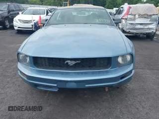 2005 Ford Mustang Deluxe with VIN 1ZVHT84N355253948, listed as a IAAI auction lot 42184141 with 182,119 mi miles and . Bid and sale history available at DreamBid. Image 12.