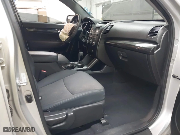 2013 Kia Sorento LX with VIN 5XYKT3A69DG389015, listed as a IAAI auction lot 41852399 with 52,407 mi miles. Bid and sale history available at carsss.com. Image 5.