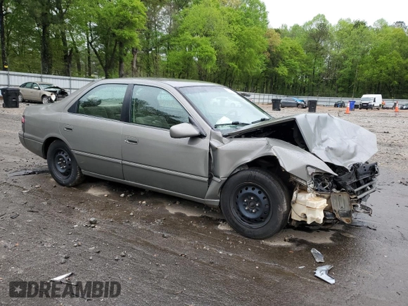 1998 Toyota Camry LE z VIN 4T1BG22K9WU300292, wystawiony jako Copart lot #52169985 z przebiegiem 247 137 mil mil oraz Szkoda całkowita • Salvage title. Historia ofert i sprzedaży dostępna na DreamBid. Obrazek 4.