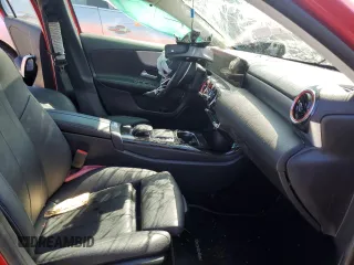2019 Mercedes-Benz A 220 z VIN WDD3G4EB4KW027105, wystawiony jako Copart lot #44901735 z przebiegiem 47 610 mil mil oraz Szkody całkowita. Historia ofert i sprzedaży dostępna na DreamBid. Obrazek 7.