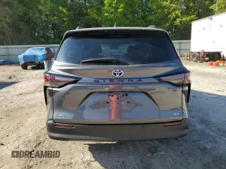 2025 Toyota Sienna XLE with VIN 5TDYRKEC8SS226844, listed as a Copart auction lot 52680175 with 2,600 mi miles and Salvage Title. Bid and sale history available at carsss.com. Image 6.
