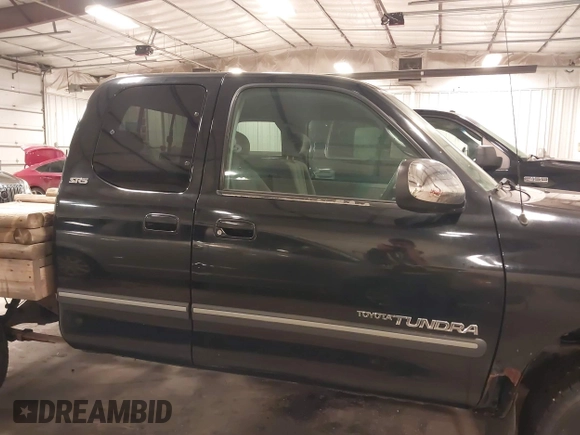 2000 Toyota Tundra SR5 with VIN 5TBRT341XYS066351, listed as a IAAI auction lot 41485162 with 218,512 mi miles and . Bid and sale history available at DreamBid. Image 13.